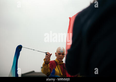 London, Großbritannien. 27. Mai, 2018. Gäste, Teilnehmer, Berühmtheiten bei MCM London Comic Con im Sommer, Mai 2018. Die Fans versammelten sich populäre Kultur mit Vorträgen, Ausstellungen, signings zu feiern, und meetups. © Simon König/Alamy leben Nachrichten Stockfoto