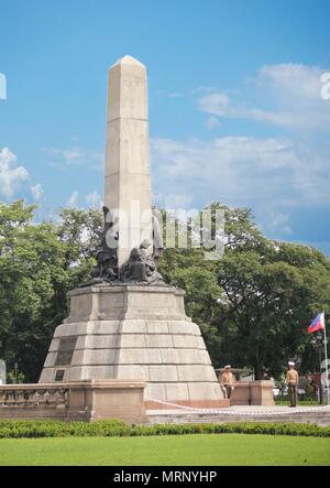 Nahaufnahme des Denkmals des philippinischen Helden Dr. Jose Rizal im Rizal Park in Manila. Stockfoto