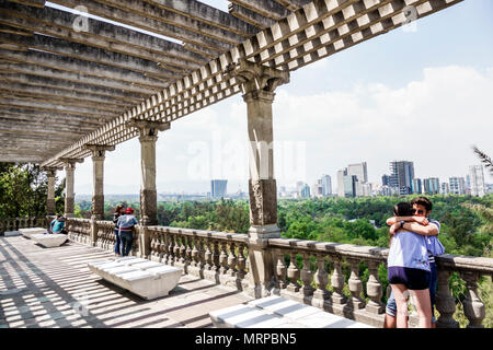 Mexiko-Stadt, Polanco, Hispanic, Immigranten, Mexikaner, Bosque de Chapultepec Waldpark parque, Castillo de Chapultepec Burg, Außenansicht, gar Stockfoto