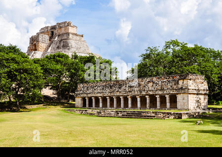 Pyramide des Zauberers, das alte Dame House - Uxmal, Mexiko Stockfoto