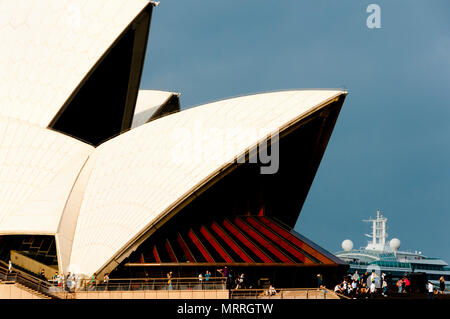 SYDNEY, AUSTRALIEN - 6. April 2018: Iconic Opernhaus am Circular Quay Stockfoto