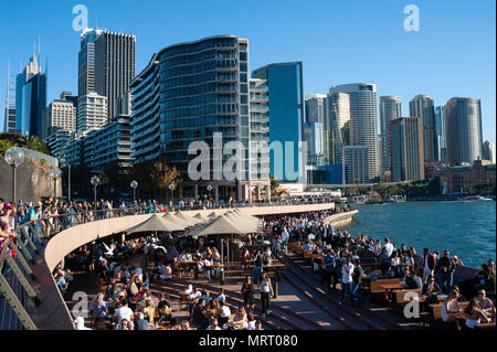 06.05.2018, Sydney, New South Wales, Australien - Blick auf die Skyline von Sydney mit der Central Business District und der Waterfront. Stockfoto