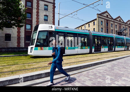 Tramway am Porte d'Aubervilliers - Paris - Frankreich Stockfoto