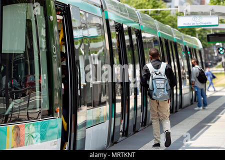 Tramway am Porte d'Aubervilliers - Paris - Frankreich Stockfoto