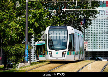 Tramway am Porte d'Aubervilliers - Paris - Frankreich Stockfoto