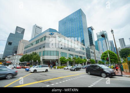 CHINATOWN, Singapur - 20 Jan, 2017: Singapur Chinatown Verkehr vor China Square an bewölkten Tag. Stockfoto