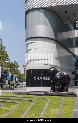 Bangkok, Thailand - 25. März 2017: Pferd Statue außerhalb Chanel Shop und zentrale Botschaft Mall. Dies ist die Ploenchit, Stockfoto