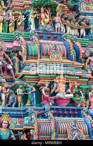 Detail, hinduistische Figuren auf arulmigu Kapaleeswarar Temple, Chennai, Tamil Nadu, Indien Stockfoto