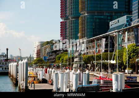 SYDNEY, AUSTRALIEN - 12 Dezember, 2016: Die Darling Harbour Freizeit- und Fußgängerzone. Stockfoto