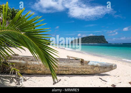 Paopao-traditionellen samoanischen Holz Holz Kajak auf dem weißen Sand von lalomanu Strand, Insel Upolu, Samoa, Südsee Stockfoto