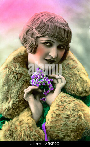 Porträt, Mode, Frau mit Pageboy Frisur, 1920er Jahre, Deutschland Stockfoto