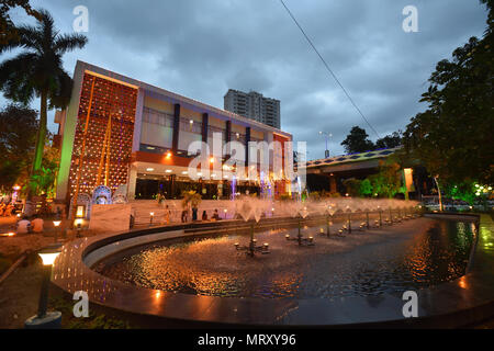 Kolkata, Indien. 24, Mai, 2018. Kabi Pranam - den Geburtstag von Rabindranath Tagore ist bei der rabindra Sadan Komplex aus 9 M gefeiert. Stockfoto