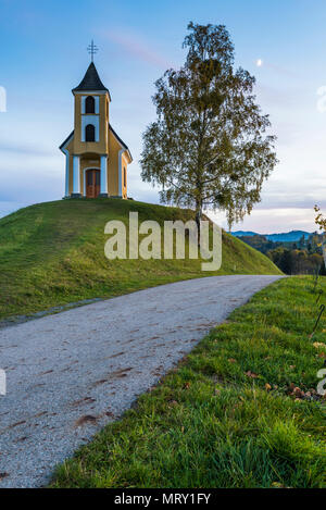 Kleine Kapelle in die Weinberge. Kranach, Gamlitz, Steiermark, Österreich Stockfoto