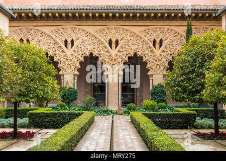 Terrasse von Saint Isabel, Aljaferia Palastes, Zaragoza, Aragon, Spanien, Europa Stockfoto