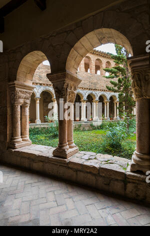 Die Klausur der Colegiata de Santa Maria la Mayor. Alquezar, Huesca, Aragón, Spanien, Europa Stockfoto