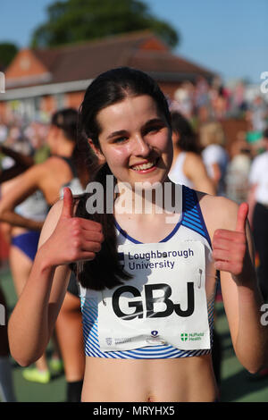 In Loughborough, England, 20, Mai, 2018. Holly Seite feiert Nach dem Gewinn 3000 der Frauen SC während der LIA 2018 Loughborough Internationale Athleti Stockfoto