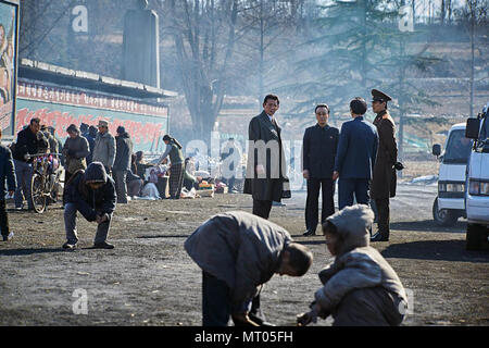 Der Spion gegangen North ist ein 2018 Koreanische spy Film unter der Regie von Yoon Jong-bin. Es Sterne Hwang Jung-min, Lee Sung-min, Cho Jin-woong und Ju Ji-hoon. Dieses Foto ist nur für den redaktionellen Gebrauch bestimmt und unterliegen dem Copyright der Film Company und/oder der Fotograf durch den Film oder die Produktion Firma zugewiesen und kann nur reproduziert durch Veröffentlichungen im Zusammenhang mit der Förderung der oben genannten Film. Eine obligatorische Gutschrift auf dem Film Firma ist erforderlich. Der Fotograf sollte auch angerechnet werden, wenn bekannt. Stockfoto