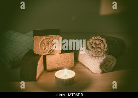 Herkömmliche Olivenöl Seifen bars in Aleppo, Syrien mit Vintage Wirkung. Stockfoto