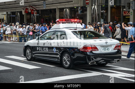 Kyoto, Japan - 24. Juli 2016. Polizei Auto am Gion Matsuri Festival an heissen Sommertag in Kyoto. Stockfoto