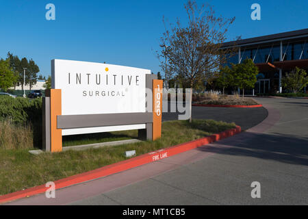 Sunnyvale, Kalifornien - 26. April 2018: Intuitive Surgical Hauptsitz im Silicon Valley. Intuitive Surgical ist ein amerikanischer Konzern, Manufact Stockfoto