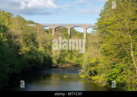 Pontcysyllte Aquädukt in der Nähe von Llangollen in Wales im Frühjahr Stockfoto
