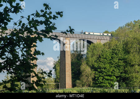 Pontcysyllte Aquädukt in der Nähe von Llangollen in Wales im Frühjahr Stockfoto