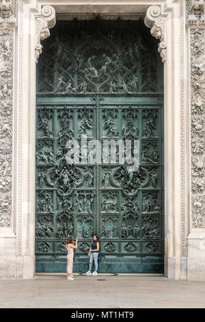 Haupteingang der Kathedrale von Mailand, Lombardei, Italien Stockfoto