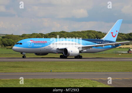 G-TUIA "Living the Dream", eine Boeing 787 Dreamliner von Thomson Airways, am Internationalen Flughafen Prestwick, Ayrshire. Stockfoto