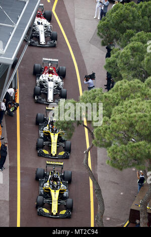 Monte Carlo, Monaco. 27. Mai, 2018. Motorsport: FIA Formel Eins-Weltmeisterschaft 2018, Grand Prix von Monaco, # 27 Nico Hulkenberg (GER, Renault Sport Formel-1-Team), #55 Carlos Sainz jr. (ESP, Renault Sport Formel-1-Team), #16 Charles Leclerc (MCO, Alfa Romeo Sauber F1 Team), #9 Marcus Ericsson (SWE, Alfa Romeo Sauber F1 Team), 27.05.2018. | Verwendung der weltweiten Kredit: dpa/Alamy leben Nachrichten Stockfoto