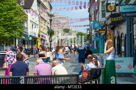 Ein Blick hinauf auf der Suche Peascod Straße in Windsor, UK/ Stockfoto