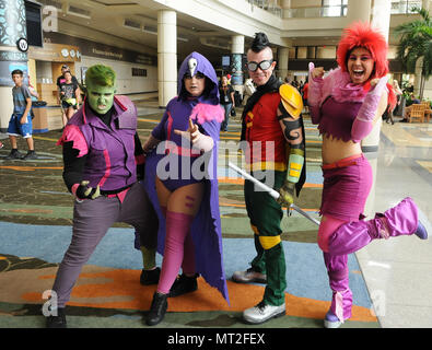 Orlando, Florida, USA. Mai 27, 2018 - Orlando, Florida, United States - Atmosphäre bei MegaCon am 27. Mai 2018 im Orange County Convention Center in Orlando, Florida. MegaCon ist eine große spekulative Fiction Convention jährlich in Orlando, Florida gehalten, die dem Comic, sci-fi, Anime, Fantasy und Gaming Communities. (Paul Hennessy/Alamy) Credit: Paul Hennessy/Alamy leben Nachrichten Stockfoto