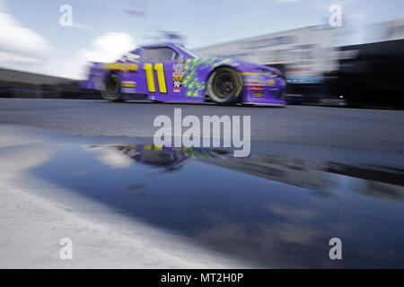 Concord, North Carolina, USA. 24. Mai, 2018. Ryan Truex (11) macht sich bereit für die alsco 300 bei Charlotte Motor Speedway in Concord, North Carolina zu üben. Credit: Stephen A. Arce/ASP/ZUMA Draht/Alamy leben Nachrichten Stockfoto