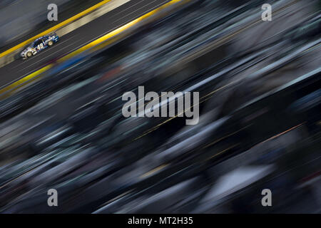 Concord, North Carolina, USA. 28 Mai, 2018. Jimmie Johnson (48) Rennen nach unten Strecken während der Coca-Cola 600 bei Charlotte Motor Speedway in Concord, North Carolina. Credit: Stephen A. Arce/ASP/ZUMA Draht/Alamy leben Nachrichten Stockfoto