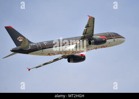 München, Deutschland. 23 Mai, 2018. JY-ays Royal Jordanian Airbus A320-232 beim Start, beginnt. Flugzeug, Airline, Fluggesellschaft, Flyer, Flugverkehr, fliegen. Luftfahrt. Franz Josef Strauss Flughafen München. Muenchen. | Verwendung der weltweiten Kredit: dpa/Alamy leben Nachrichten Stockfoto