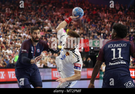 Nikola Karabatic, Benoit Kounkoud (Paris Saint Germain) und Luka Cindric (Varda HC) während der EHF Champions League Final4, abschließenden dritten Platz handball Match zwischen Paris Saint-Germain (PSG) und Vardar Skopje am 27. Mai 2018 in der Lanxess-Arena in Köln, Deutschland - Foto Laurent Lairys/DPPI Stockfoto