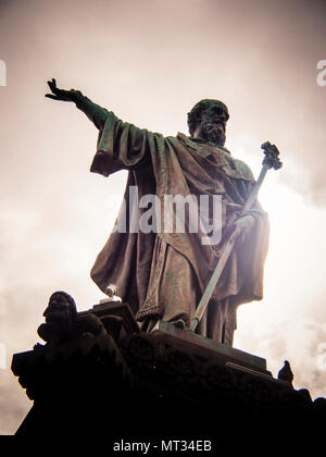 Statue von Urbain II. Kathedrale von Clermont-Ferrand. Puy de Dome. Auvergne. Frankreich Stockfoto