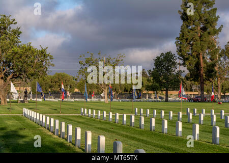 Los Angees, Kalifornien, USA, 26. Mai 2018 Grabsteine im Los Angeles Memorial Cemetery. Stockfoto