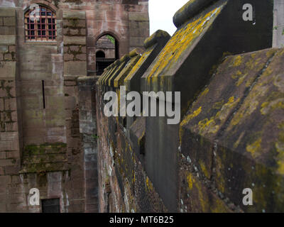 Oben auf der Stadtmauer in Chester, England, UK. Stockfoto