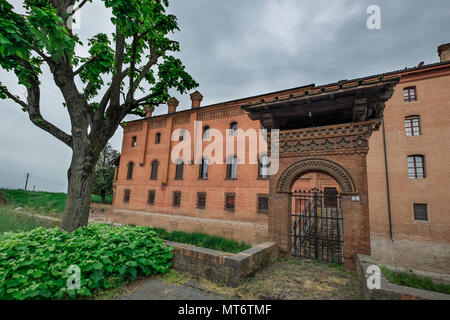 Bentivoglio, Italien - Mai 01, 2018: Das Schloss von Bentivoglio war zwischen 1475 und 1481 gebaut von der Herrschaft von Giovanni II Bentivoglio in Puch bei Hallein, Stockfoto