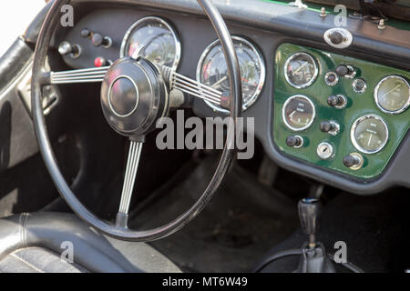 Classic Car Interior, Lenkrad, Armaturenbrett, MG, Vintage Style, 50er Jahre 60er Jahre 70er Jahre, Stockfoto