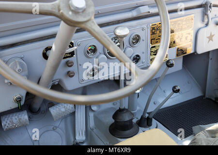 Classic Car Oldtimer Innenraum, USA Militär Jeep, Detail schließen Lenkrad, 50er Jahre 60er Jahre 70er Jahre, Stockfoto