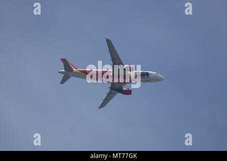 CHIANG MAI, THAILAND - 24. MAI 2018: HS-VKE A320-200 der Thailändischen Vietjet Airline. Vom internationalen Flughafen Chiang Mai nach Bangkok Flughafen. Stockfoto