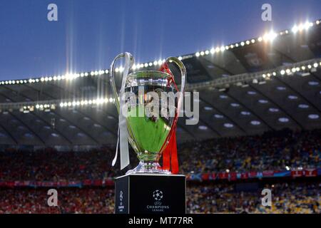 Kiew, Ukraine. 26 Mai, 2018. Allgemeine Ansicht der Champions League Trophy vor dem Spiel der UEFA Champions League zwischen Real Madrid und Liverpool an NSC Olympiastadion Credit: Alexandr Gusew/Pacific Press/Alamy leben Nachrichten Stockfoto