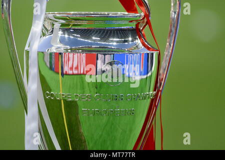 Kiew, Ukraine. 26 Mai, 2018. Allgemeine Ansicht der Champions League Trophy vor dem Spiel der UEFA Champions League zwischen Real Madrid und Liverpool an NSC Olympiastadion Credit: Alexandr Gusew/Pacific Press/Alamy leben Nachrichten Stockfoto