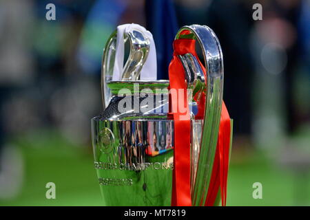 Kiew, Ukraine. 26 Mai, 2018. Allgemeine Ansicht der Champions League Trophy vor dem Spiel der UEFA Champions League zwischen Real Madrid und Liverpool an NSC Olympiastadion Credit: Alexandr Gusew/Pacific Press/Alamy leben Nachrichten Stockfoto