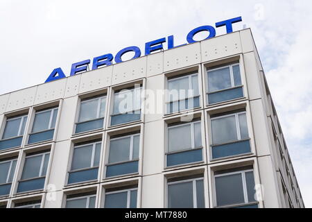 BERLIN, DEUTSCHLAND - 15 April 2018: Aeroflot Russian Airlines Firmenlogo auf Hauptquartier am 15. April 2018 in Berlin, Deutschland. Stockfoto