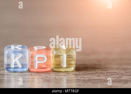 KPI - Key Performance Indikator auf Tisch Hintergrund. Business Achievement Konzept. Stockfoto