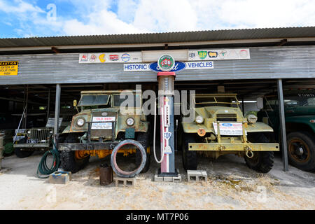 Oldtimer Lkw, Teil von Tom vor der historischen Ford Collection, Chillagoe, Far North Queensland, FNQ, QLD, Australien Stockfoto