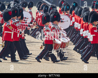 London Die wichtigsten Generäle in Horse Guards Parade eine Praxis für die Farbe der Queens Geburtstag Parade 2018 Stockfoto