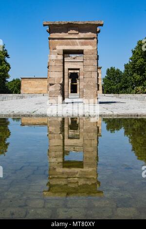 Templo de Debod Tempel in Madrid, Spanien. Einem altägyptischen Tempel, der nach Spanien begabt war nach Ägypten kam es zu erheblichen Überschwemmungen in den 1970er Jahren. Stockfoto